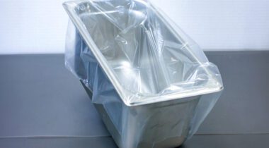 empty deep pan with plastic liner